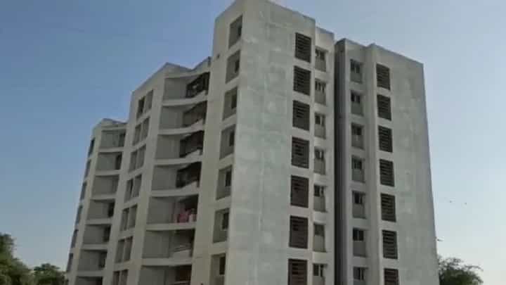 घर खरेदी करणाऱ्यांना मोठा दिलासा, रेडी रेकनरच्या दराबाबत मोठा निर्णय घर खरेदी करणाऱ्यांना मोठा दिलासा, रेडी रेकनरच्या दराबाबत मोठा निर्णय
