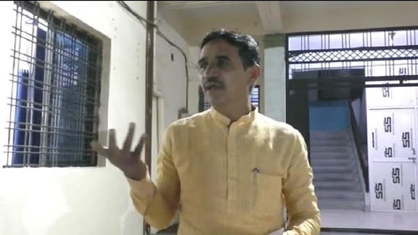 ED ची नोटीस... टेंशन टेंशन, काँग्रेस नेत्याने थेट मुंबई ऑफिसला फोन केला अन्..