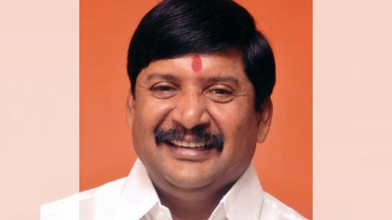 सातारा-पाठणच्या मोरणा गावात गोळीबार, दोघांचा मृत्यू; 1 गंभीर सातारा-पाठणच्या मोरणा गावात गोळीबार, दोघांचा मृत्यू; 1 गंभीर