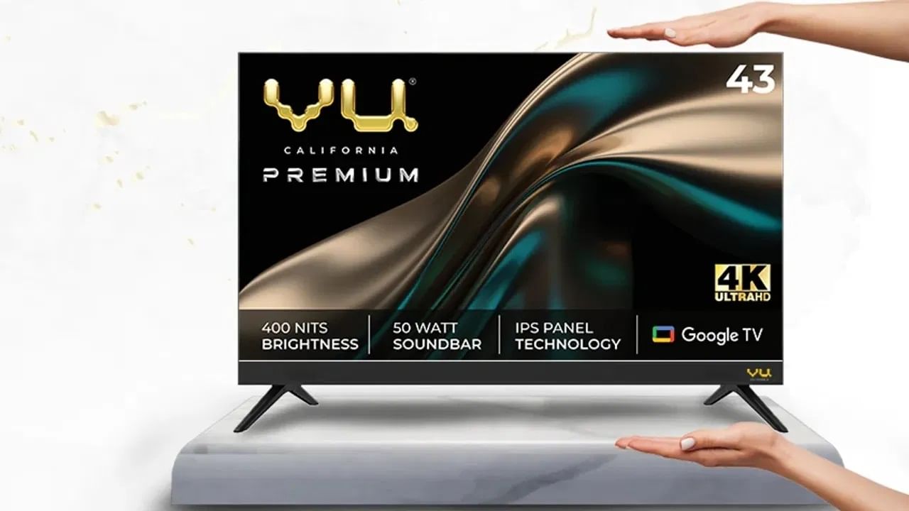 टीव्ही ऑपरेट करण्यासाठी वॉईस अॅक्टिवेटेड हॉटकी रिमोट कंट्रोल आहे. त्यामुळे तुम्ही सहजरित्या टीव्ही ऑपरेट करू शकता. (फोटो: VU)
