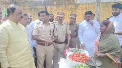 खाकीच्या आड दडलेली माणुसकी आली समोर, संकटात सापडलेल्या बळीराजासाठी धाराशिव पॅटर्न, पोलिसांचा उपक्रम काय ?