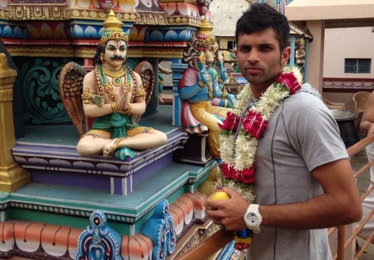 Cricket | दुर्गा देवीचा भक्त आहे हा खेळाडू, प्रत्येक मालिकेआधी मंदिरात देवदर्शनाला उपस्थिती