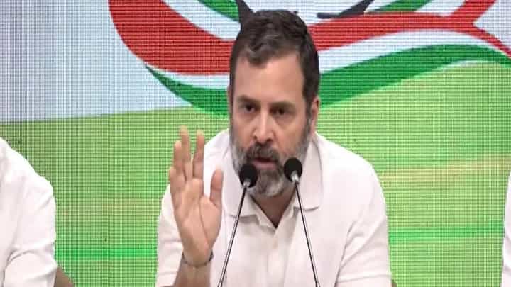खासदारकी रद्द झाल्यानंतर राहुल गांधी यांची पहिली पत्रकार परिषद; मोदी आणि अदानी संबंधांवर भाष्य म्हणाले... खासदारकी रद्द झाल्यानंतर राहुल गांधी यांची पहिली पत्रकार परिषद; मोदी आणि अदानी संबंधांवर भाष्य म्हणाले...