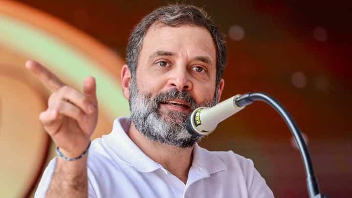 राहुल गांधी यांच्यावरील कारवाईचा खासदारांकडून निषेध; 'ही' कृती करत निषेध नोंदवणार राहुल गांधी यांच्यावरील कारवाईचा खासदारांकडून निषेध; 'ही' कृती करत निषेध नोंदवणार