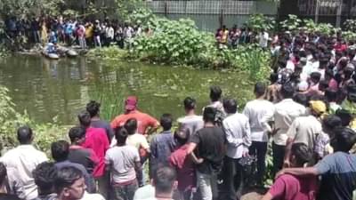 इमारतीसाठी खोदला होता खड्डा, बॉल काढण्यासाठी खड्ड्याजवळ वाकला अन्...