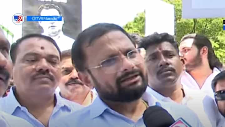 'राहुल गांधी हे चेष्टेचा विषय म्हणून त्यांचं नाव पप्पू', कुणी सोडलं टीकास्त्र 'राहुल गांधी हे चेष्टेचा विषय म्हणून त्यांचं नाव पप्पू', कुणी सोडलं टीकास्त्र