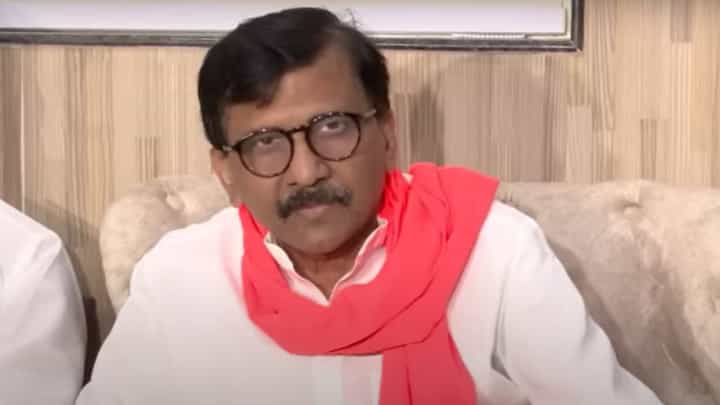 भाजपच्या उर्दूच्या टीकेवर राऊत भडकले; म्हणाले, या देशातील... भाजपच्या उर्दूच्या टीकेवर राऊत भडकले; म्हणाले, या देशातील...