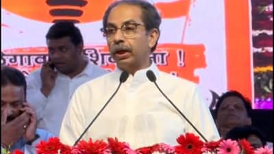 कृषीमंत्री सुप्रिया सुळे यांना शिविगाळ करतात, तरीही..., उद्धव ठाकरे यांची मालेगावात सडकून टीका