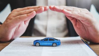 कार इन्शुरन्स रिन्यू करण्यापूर्वी नक्की जाणून घ्या या गोष्टी, अन्यथा व्हाल त्रस्त