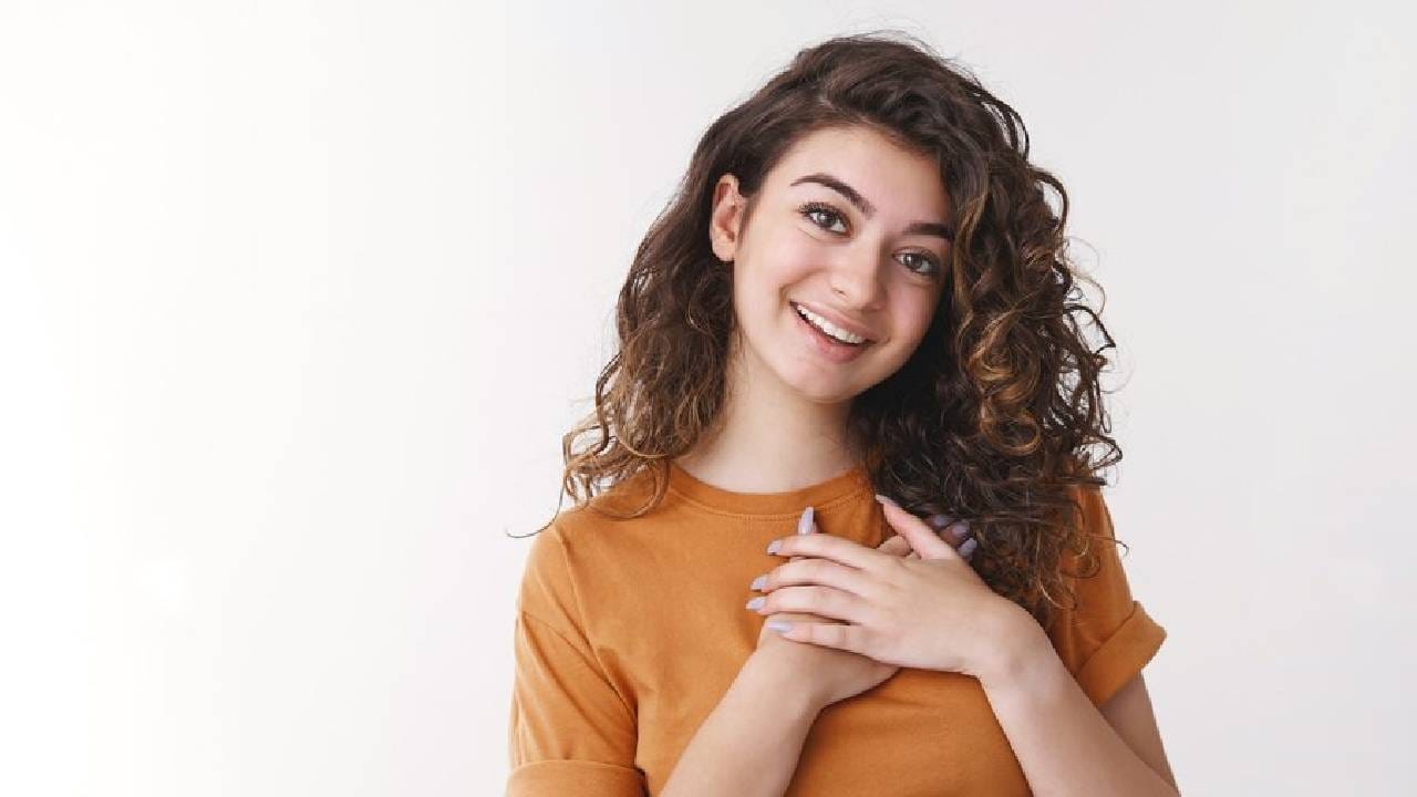 महिलांनो, घरातून बाहेर निघताना या सेफ्टी टिप्स करा फॉलो, रहाल सुरक्षित महिलांनो, घरातून बाहेर निघताना या सेफ्टी टिप्स करा फॉलो, रहाल सुरक्षित