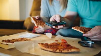 टीव्ही बघताना काय खाल्लं पाहिजे तुम्ही कधी वाचलंय का?