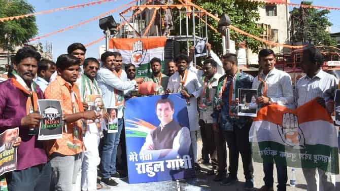 राहुल गांधी यांच्या पुतळ्याला दुग्धाभिषेक; या जिल्ह्यात भाजपच्या आंदोलनाला प्रत्युत्तर
