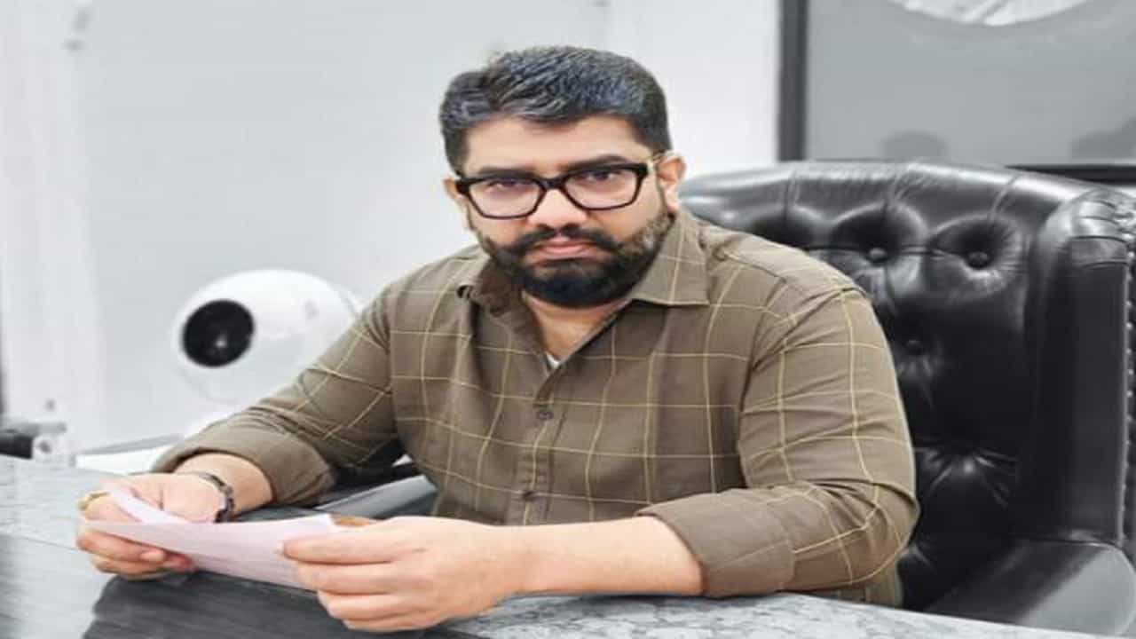 टोलनाके चालवणारे आमच्या राजघराण्यात जन्माला कसे, उदयनराजे यांच्यावर जोरदार हल्लाबोल