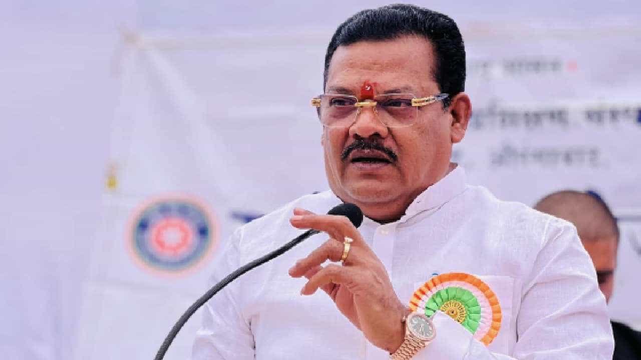 संजय राऊत यांच्या XXवर लाथ मारली पाहिजे; संजय शिरसाट यांची जीभ घसरली