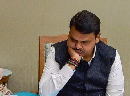 विधानभवनात देवेंद्र फडणवीस यांना पाहिल्यावर आश्रू येत होते, काय आहे कारण? विधानभवनात देवेंद्र फडणवीस यांना पाहिल्यावर आश्रू येत होते, काय आहे कारण?