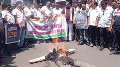 नरेंद्र मोदी यांचा पुतळा जाळणं पडलं महागात; मविआच्या  29 जणांवर गुन्हा