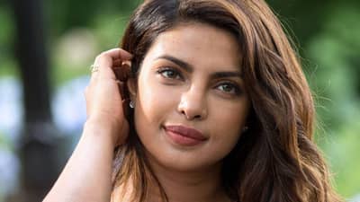 Priyanka Chopra | वादानंतर प्रियांका चोप्रा थेट भारतामध्ये दाखल, चर्चांना उधाण, पती आणि मुलगीही