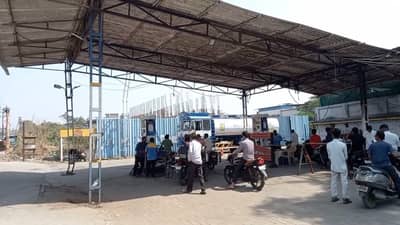 चोरट्यांचा पेट्रोलपंपावरील तिजोरीवर डल्ला, मास्कधारी चोरटे सीसीटीव्हीत कैद