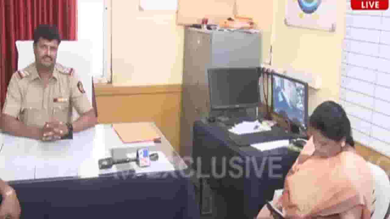 संजय शिरसाट 'त्या' वक्तव्यावरुन गोत्यात येणार? सुषमा अंधारे यांच्याकडून परळी पोलीस ठाण्यात तक्रार दाखल