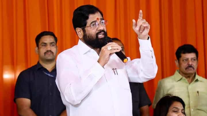 नको असणारं मंत्रिपद दिलंय, पालकमंत्रिपदही हव्या 'त्या' जिल्ह्याचं दिलं नाही; शिवसेनेच्या मंत्र्याची नाराजी उघड नको असणारं मंत्रिपद दिलंय, पालकमंत्रिपदही हव्या 'त्या' जिल्ह्याचं दिलं नाही; शिवसेनेच्या मंत्र्याची नाराजी उघड