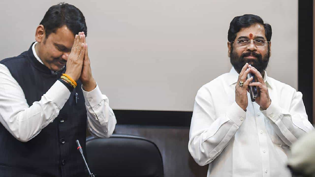 राज्यात राष्ट्रपती राजवटीवरून राष्ट्रवादीच्या बड्या नेत्याचे सूचक वक्तव्य! राज्यात राष्ट्रपती राजवटीवरून राष्ट्रवादीच्या बड्या नेत्याचे सूचक वक्तव्य!