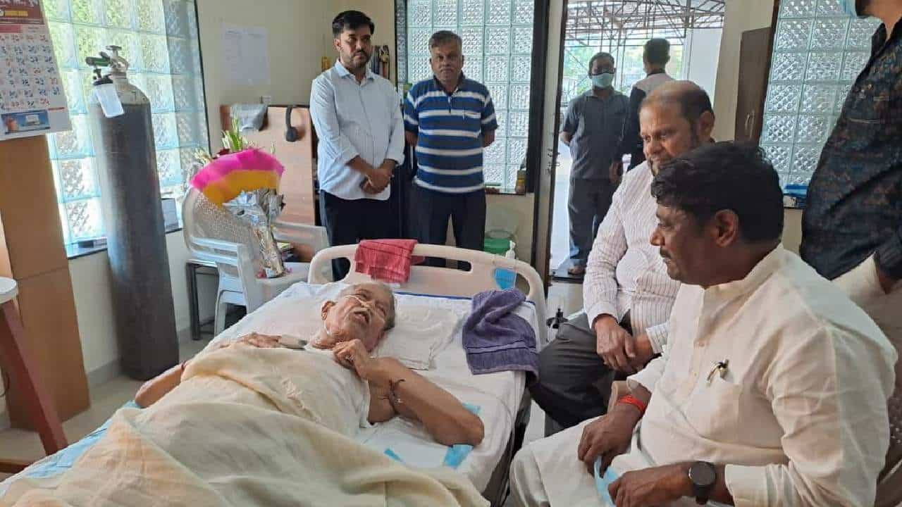 रवी, तू आमदार होशीलच... गिरीश बापट यांचं खाजगीतलं ते वक्तव्य आठवून रवींद्र धंगेकर भावूक