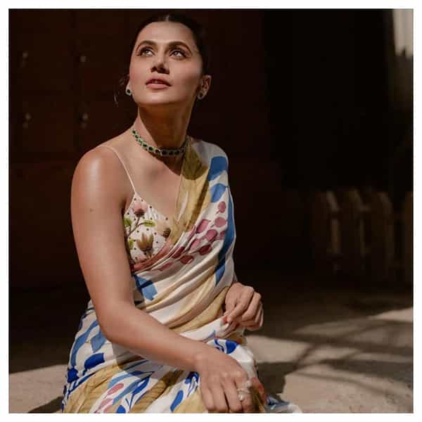 कायम एकापेक्षा एक सिनेमांमुळे चर्चेत राहणारी अभिनेत्री तापसी पन्नू (Taapsee Pannu) आता तिच्या फोटोंमुळे चर्चेत आली आहे.