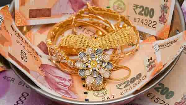 Gold Silver Price Today : सोन्याचा भाव वधारला, चांदीचा सूर बदलला, आजचे भाव घ्या जाणून