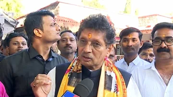 रामनवमीच्या दिवशी मंत्री दीपक केसरकर साईंच्या चरणी; म्हणाले, प्रभू श्रीरामाची सेवा... रामनवमीच्या दिवशी मंत्री दीपक केसरकर साईंच्या चरणी; म्हणाले, प्रभू श्रीरामाची सेवा...