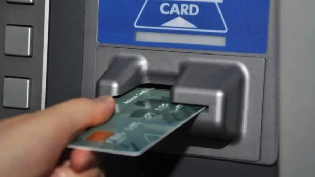 ATM मधून दुप्पट पैसे बाहेर आले तर? अशावेळी काय काय करायचं?
