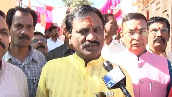 अंबादास दानवेंच्या टीकेला शिवसेना नेत्यांच प्रतित्युतर, म्हणाले, विरोधी पक्ष नेत्याला राजकारणच दिसतं अंबादास दानवेंच्या टीकेला शिवसेना नेत्यांच प्रतित्युतर, म्हणाले, विरोधी पक्ष नेत्याला राजकारणच दिसतं