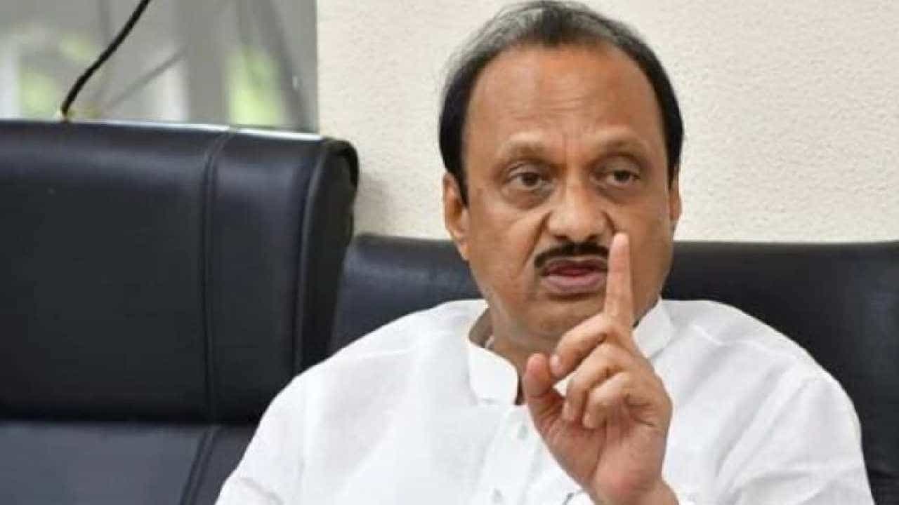 शेतकऱ्यांची थट्टा कशासाठी? मुख्यमंत्री-उपमुख्यमंत्र्यांशी संवाद साधणार; अजित पवार आक्रमक शेतकऱ्यांची थट्टा कशासाठी? मुख्यमंत्री-उपमुख्यमंत्र्यांशी संवाद साधणार; अजित पवार आक्रमक