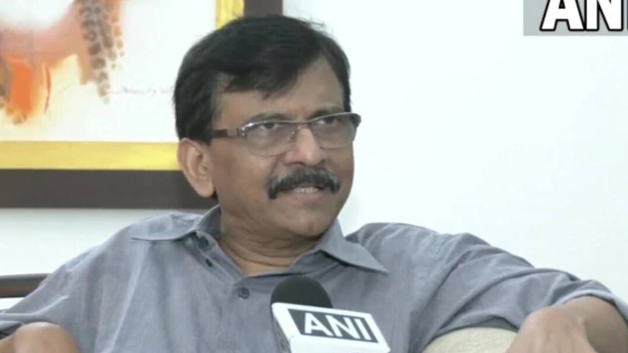 देवेंद्र फडणवीस यांच्या चेहऱ्यावर मायुसी का?; संजय राऊत म्हणाले जाहीर सांगता येणार नाही देवेंद्र फडणवीस यांच्या चेहऱ्यावर मायुसी का?; संजय राऊत म्हणाले जाहीर सांगता येणार नाही