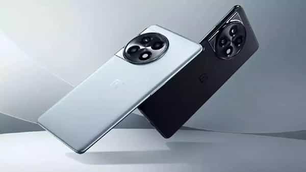 भारतात Oneplus 11 5 जी फोनची किंमत तुलनेने जास्त आहे. त्यामुळे इच्छा असूनही अनेकांना हा स्मार्टफोन विकत घेता येत नाही. पण सध्या फ्लिपकार्ट ई कॉमर्स वेबसाईटवर मोठी सूट मिळत आहे. (Photo- Oneplus)