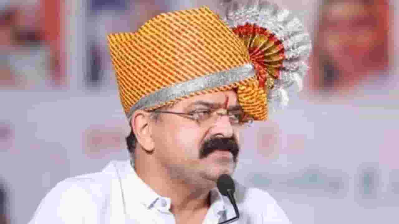 मग तुमच्या सरकारमध्ये हिंदू सुरक्षित नाही कसा? आव्हाड यांचा शिंदे-फडणवीस सरकारवर हल्ला