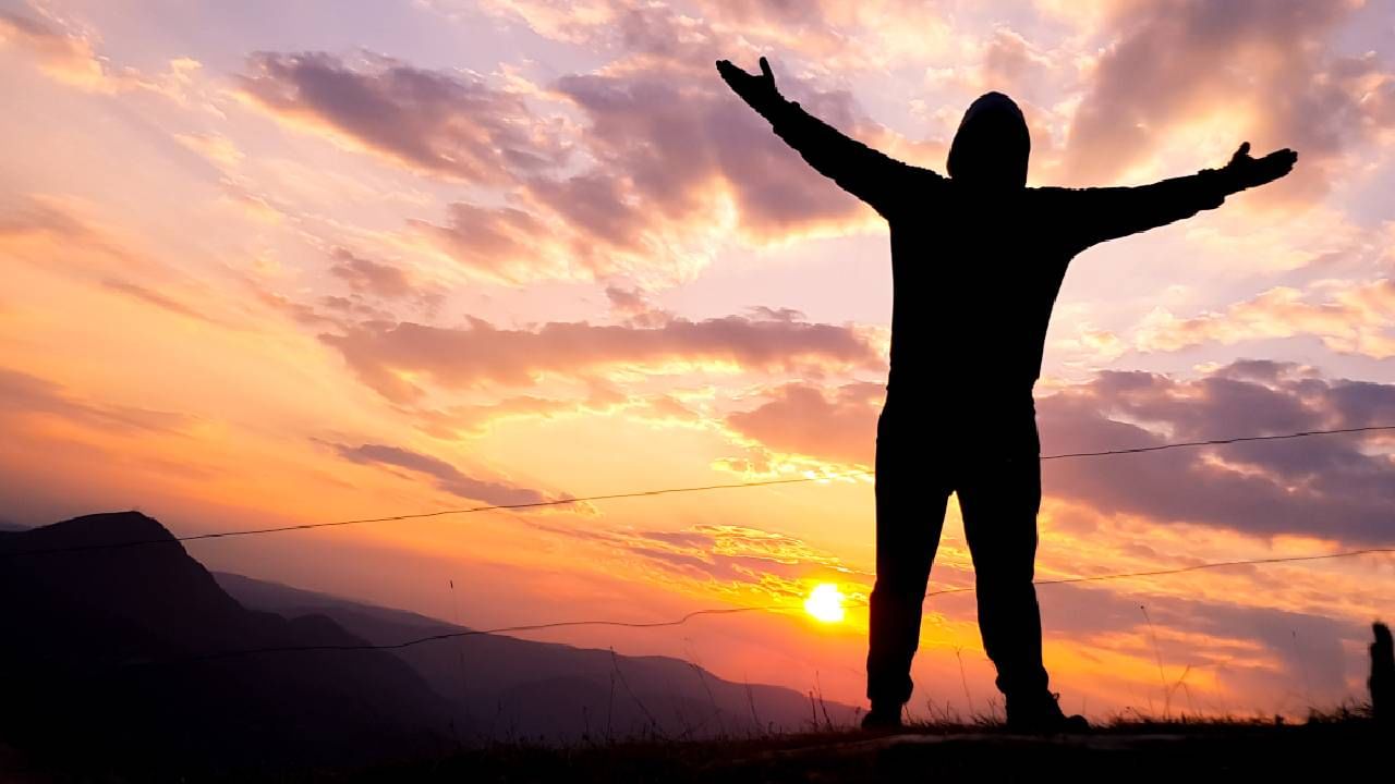 सकाळी उठल्यावर अवश्य करा हे पाच कामं, कधीच भासणार नाही पैशांची कमतरता
