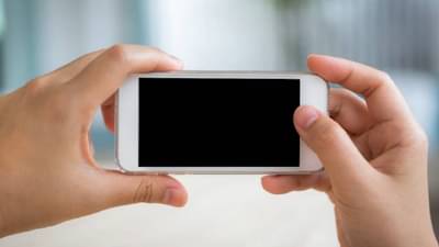 मोबाईलची स्क्रीन वारंवार होते ब्लॅक आऊट ? या उपायांनी स्वत:च करू शकता दुरूस्त, खर्चही वाचेल ना !