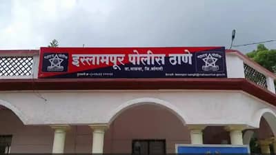 पोलिस स्टेशनमध्ये महिलांचा आत्मदहनाचा प्रयत्न, पोलिस दखल घेत नसल्यामुळे टोकाची भूमिका