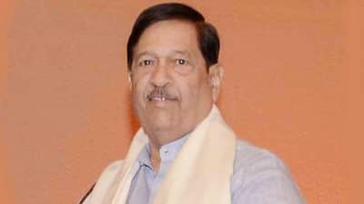 पुण्यात चाललंय तरी काय? गिरीश बापट यांना जाऊन तीनच दिवस झाले... अन् पुण्यात या नेत्याचे बॅनर्स झळकले; भावी खासदार...