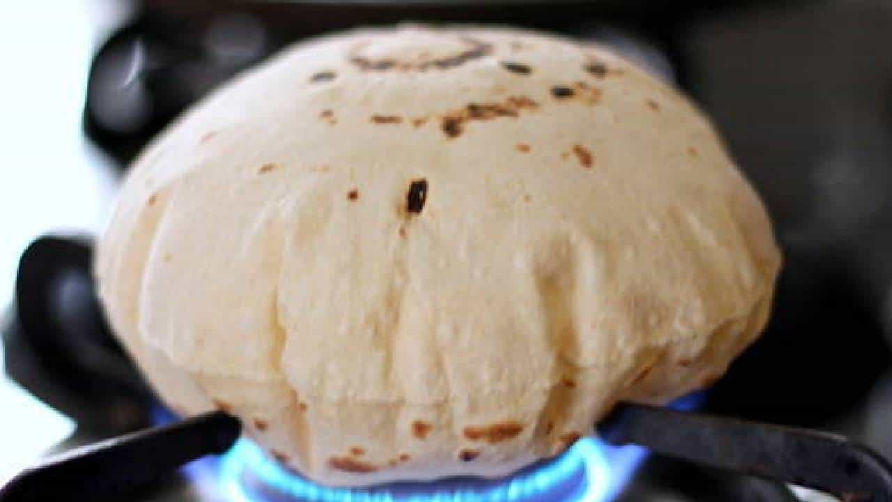 डायरेक्ट गॅसवर भाजलेली पोळी शरीरासाठी धोकादायक, अभ्यासातून झाला खुलासा