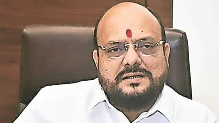 युतीला विरोध करणाऱ्या भाजप पदाधिकाऱ्यांचा गुलाबराव पाटलांकडून समाचार युतीला विरोध करणाऱ्या भाजप पदाधिकाऱ्यांचा गुलाबराव पाटलांकडून समाचार