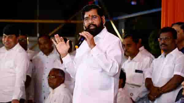 पन्नास खोके घेऊन महिलांना एसटीमध्ये 50% आरक्षण दिलं, पण रिक्षावाल्यांचं काय?; राष्ट्रवादीच्या वरिष्ठ नेत्याचा सवाल