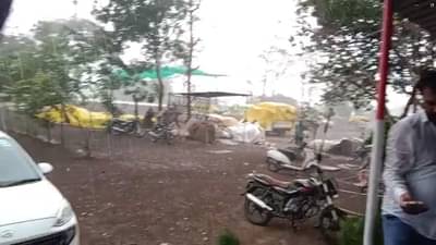 अकोला जिल्ह्याला अवकाळी पावसाचा पुन्हा तडाखा, शेतकऱ्यांचे मोठे नुकसान, तर प्रशासनाकडून एप्रिल फुल...