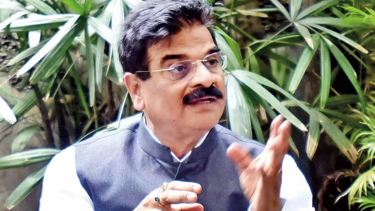 अजितदादा यांनी जो शाल जोडीतला आहेर दिला तो योग्यच; शिवतारे याची टीका