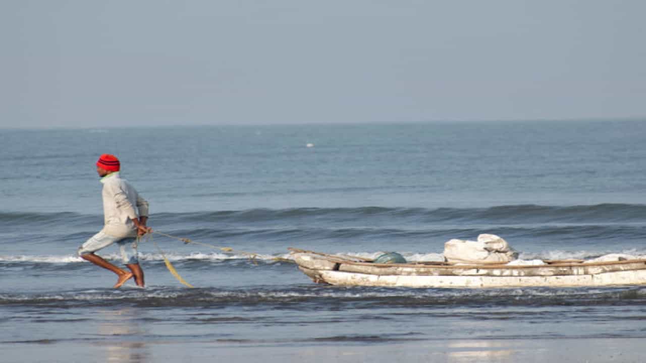 पालघरच्या समुद्र किनारी आढळलेल्या संशयास्पद बोटीबाबत मोठं अपडेट