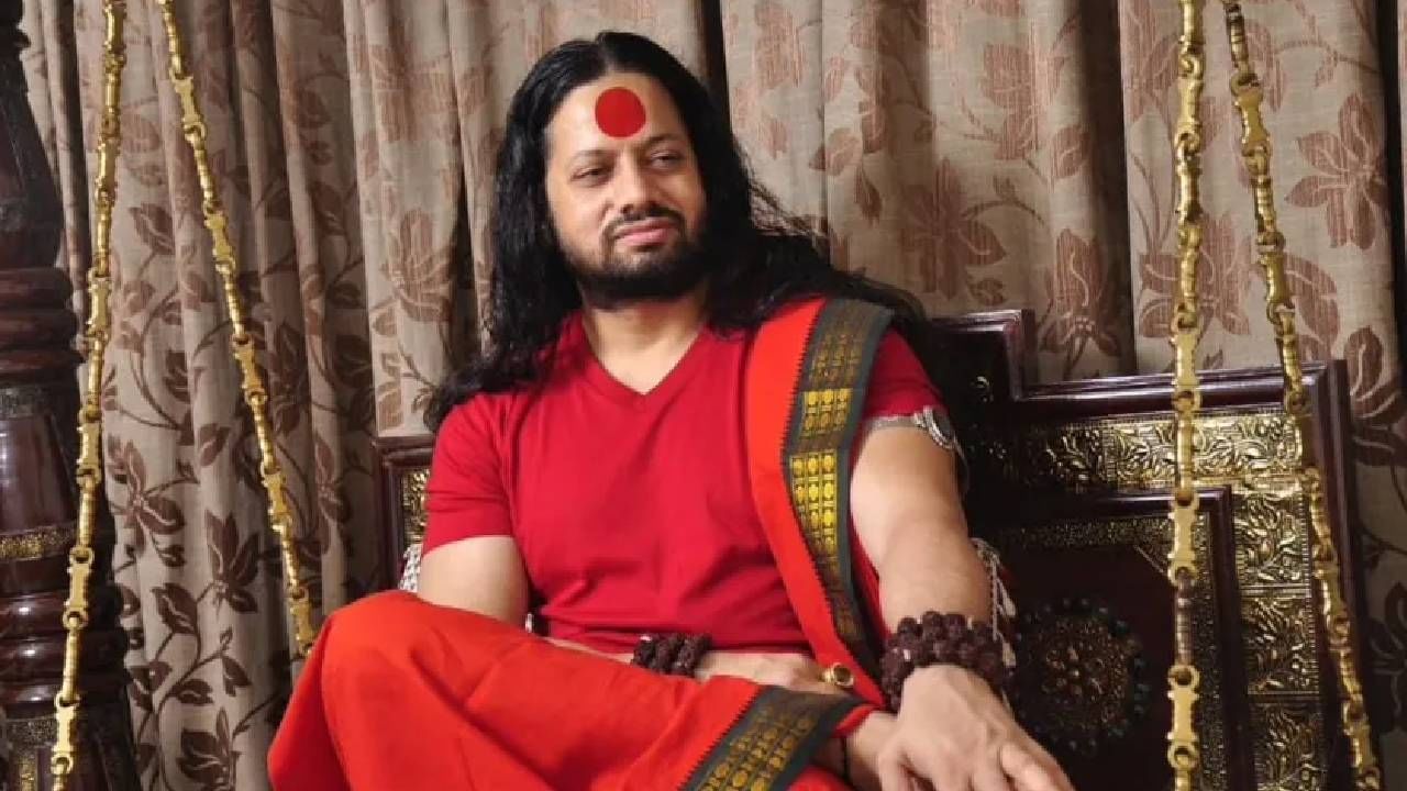 कालीचरणसारखे लोक चोरलफंग्यासारखे असतात; त्या वक्तव्यावरून या नेत्याची सडकून टीका कालीचरणसारखे लोक चोरलफंग्यासारखे असतात; त्या वक्तव्यावरून या नेत्याची सडकून टीका