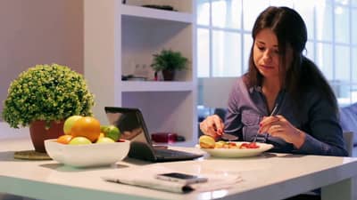 वजन कमी करण्यासाठी ब्रेकफास्टमध्ये या गोष्टींचा समावेश करा