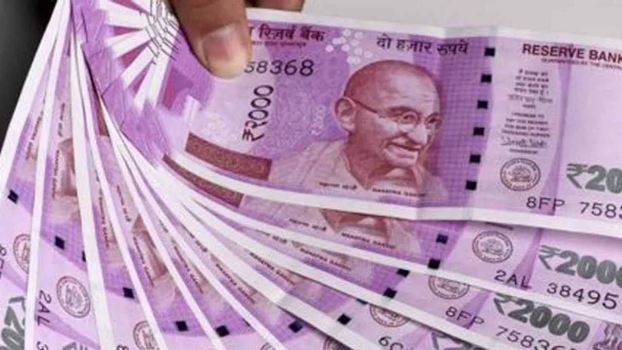 Multibagger Stocks : या 15 स्मॉलकॅप शेअर्सने एका वर्षात गुंतवणुकदारांना केले मालामाल, कोणी दिले 252% रिटर्न