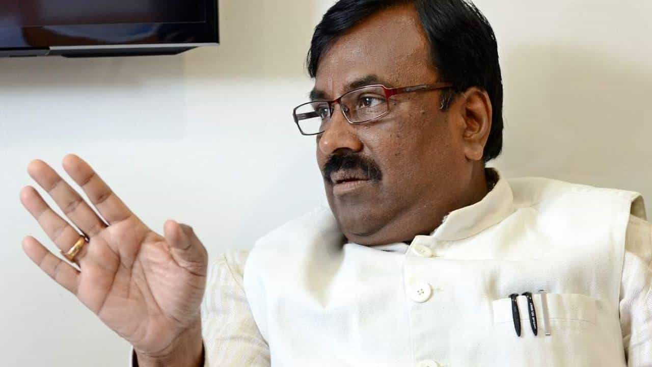 मुंबईत बॉम्ब स्फोट झाले तेव्हा...; फडणवीस यांच्या राजीनाम्यावर मुनगंटीवार चांगलेच भडकले