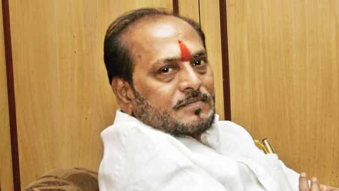 रामदास कदम यांच्या पराभवाच्या आदल्या दिवशी कुत्री रडत होती;राष्ट्रवादीच्या नेत्यानं टीका करताना मर्यादा ओलांडल्या